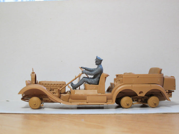 ICM 35642 Plastic model Scale 1:35 German Drivers 1939-1945 model kits plastic