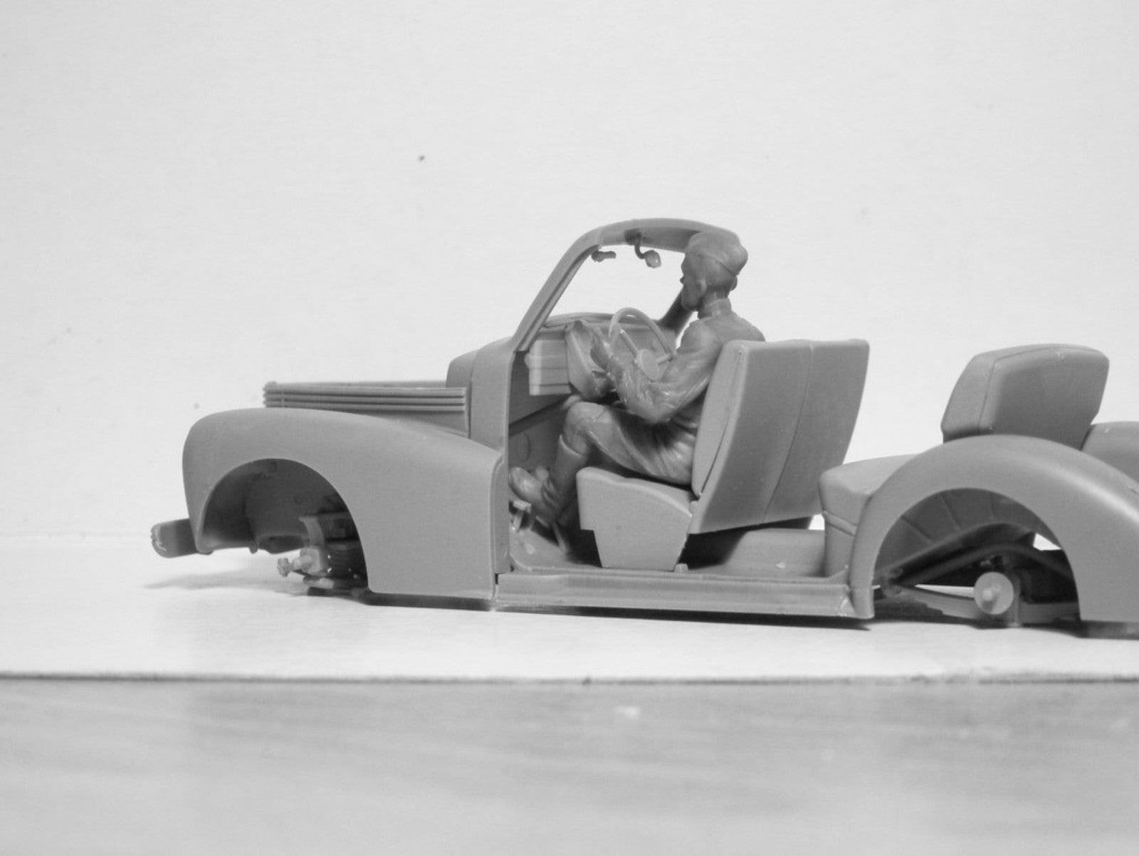 ICM 35643 Scale model kit 1:35 RKKA drivers 1943-1945 modelling plastic kits