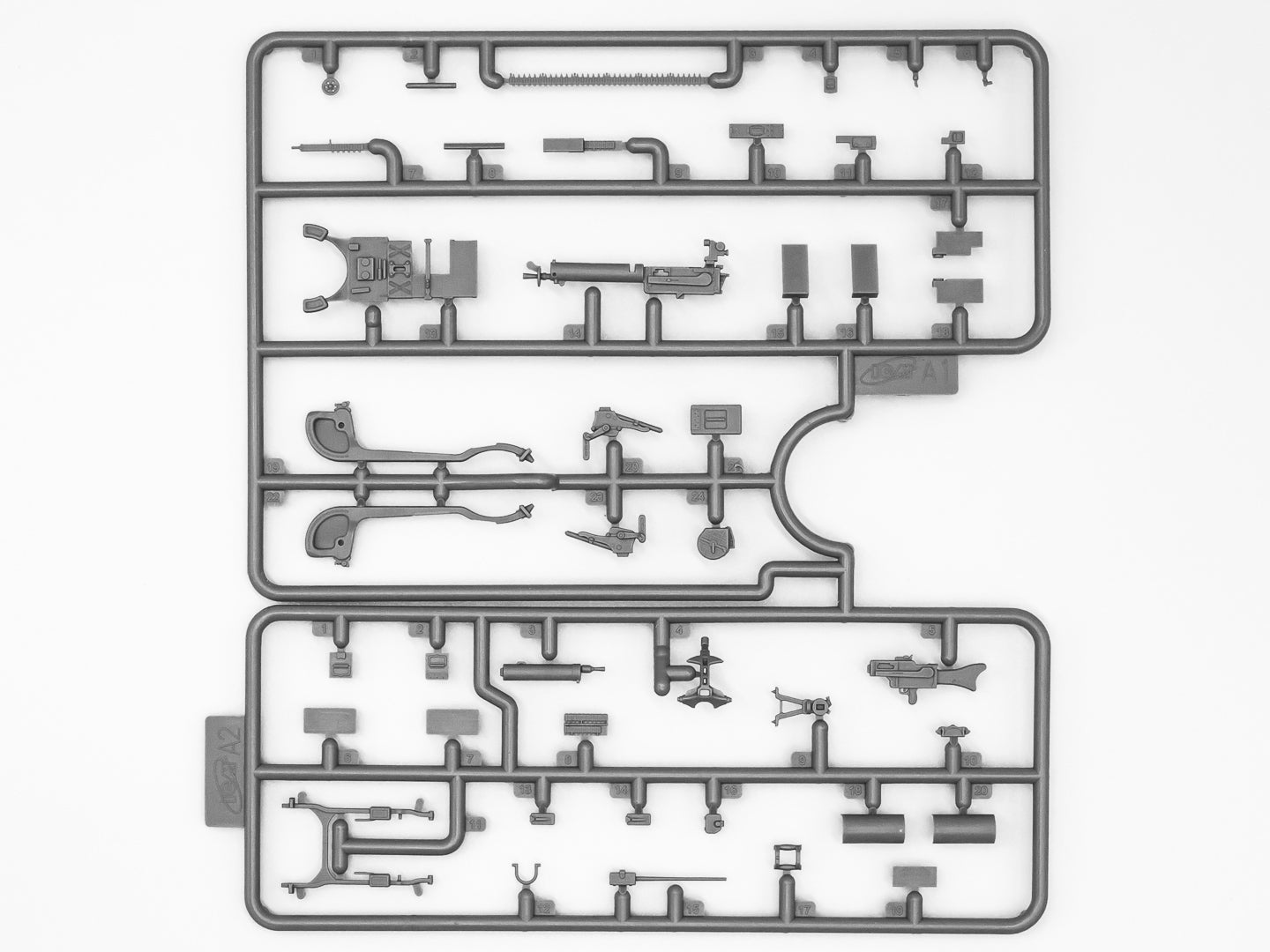 ICM 35645 Plastic model figures kit Scale 1:35 WWII German MG08 MG Team 2figures