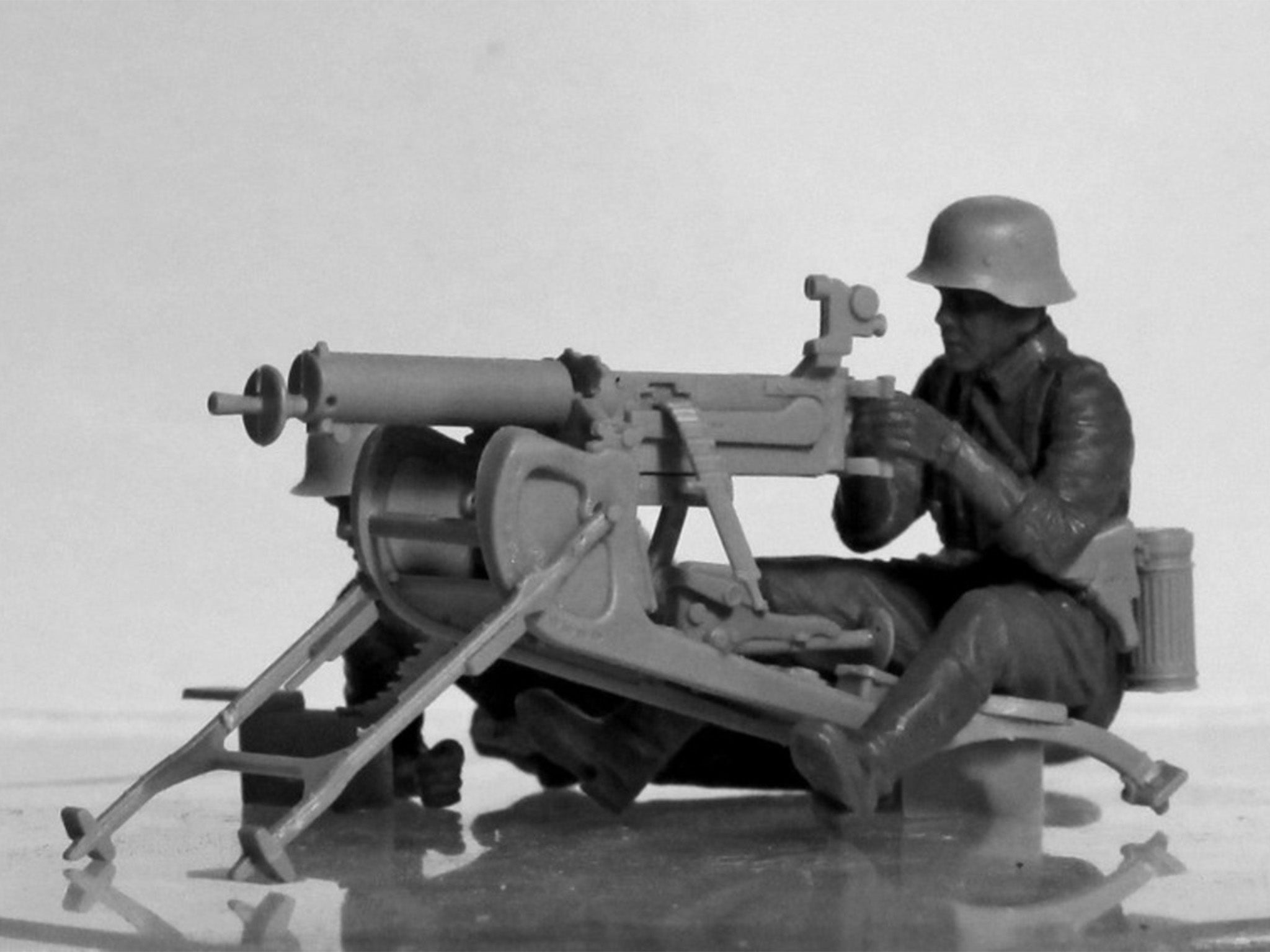 ICM 35645 Plastic model figures kit Scale 1:35 WWII German MG08 MG Team 2figures