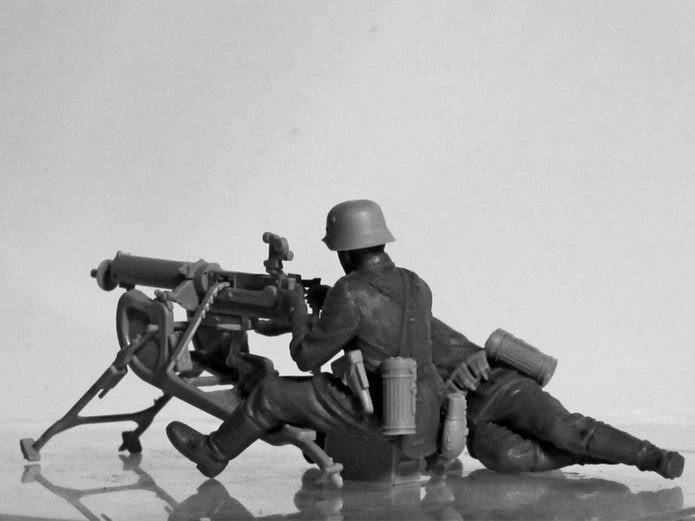ICM 35645 Plastic model figures kit Scale 1:35 WWII German MG08 MG Team 2figures