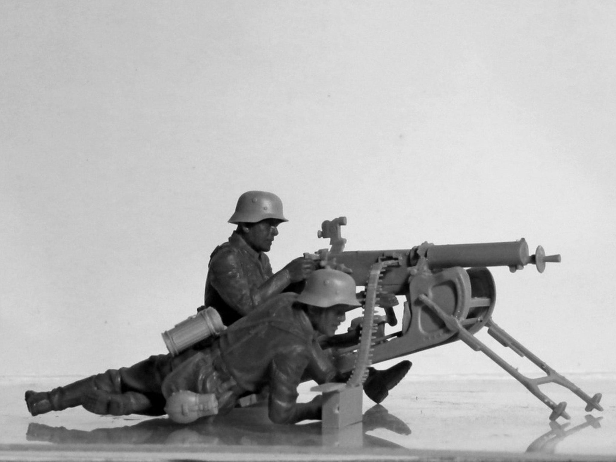 ICM 35645 Plastic model figures kit Scale 1:35 WWII German MG08 MG Team 2figures