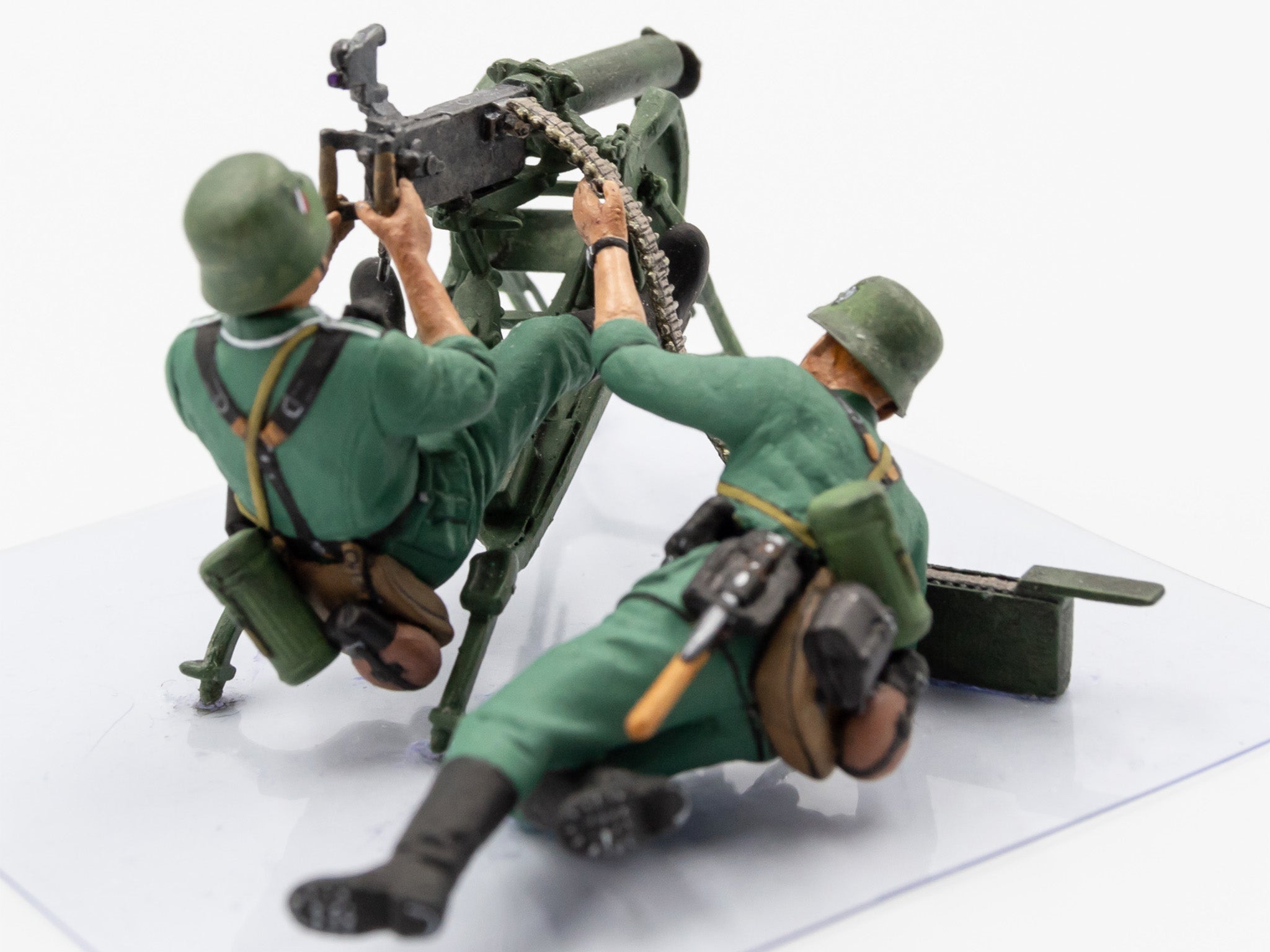ICM 35645 Plastic model figures kit Scale 1:35 WWII German MG08 MG Team 2figures