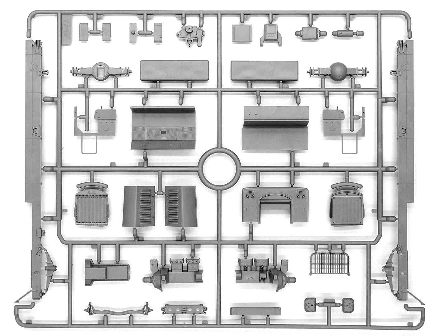ICM 35653 Plastic model kit Scale 1:35 Standard B “Liberty” with US drivers, WWI