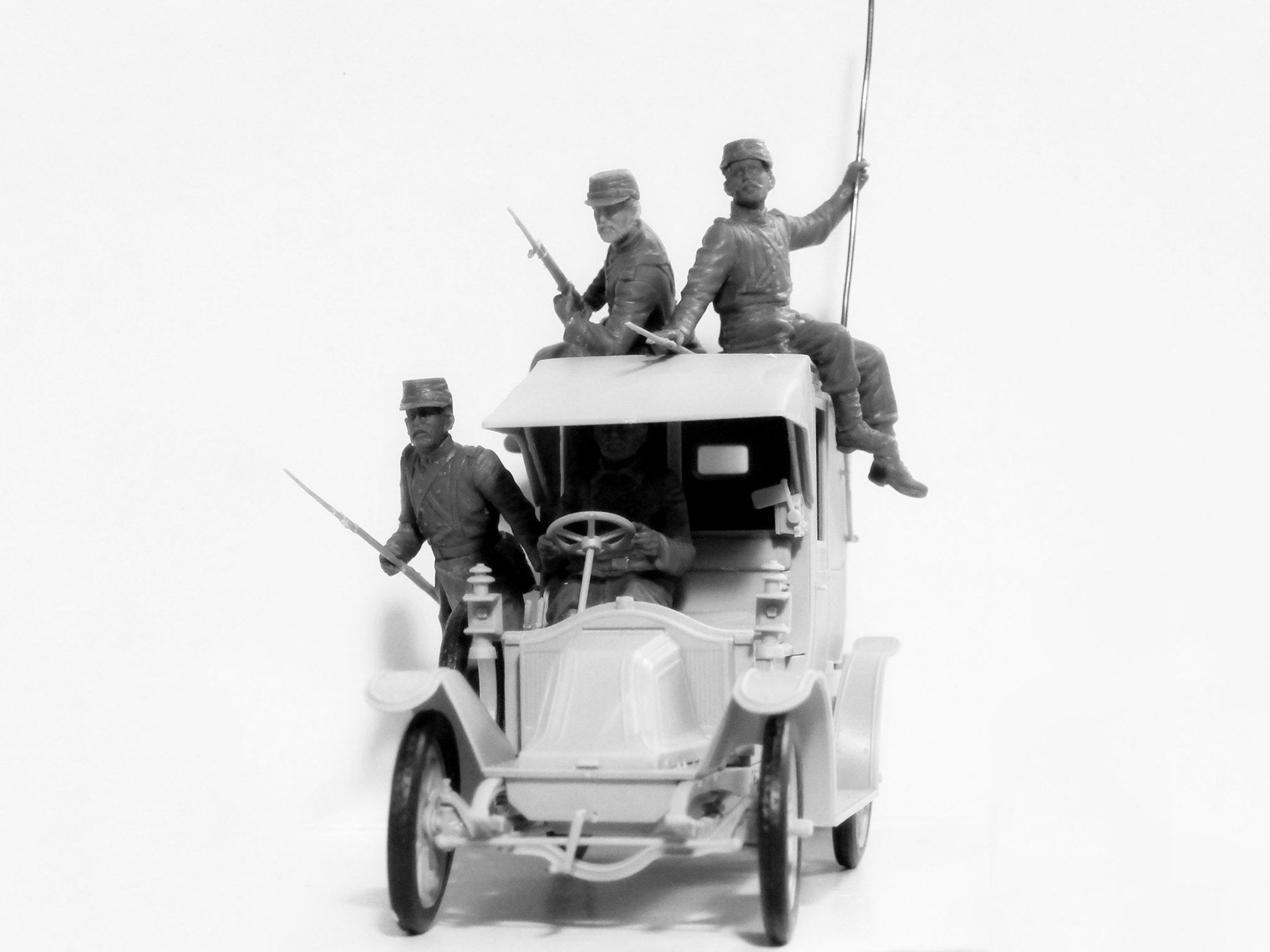 ICM 35660 Scale model car 1:35 Battle of the Marne (1914) Taxi + French Infantry