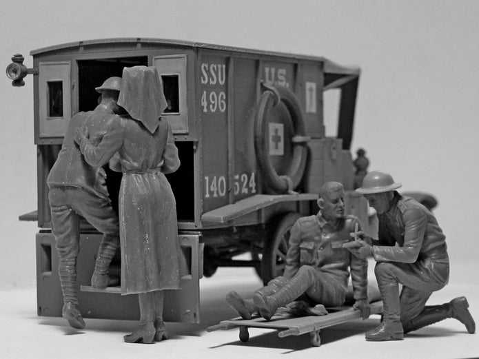 ICM 35662 car kit models 1:35 Model T 1917 Ambulance with US medical personnel