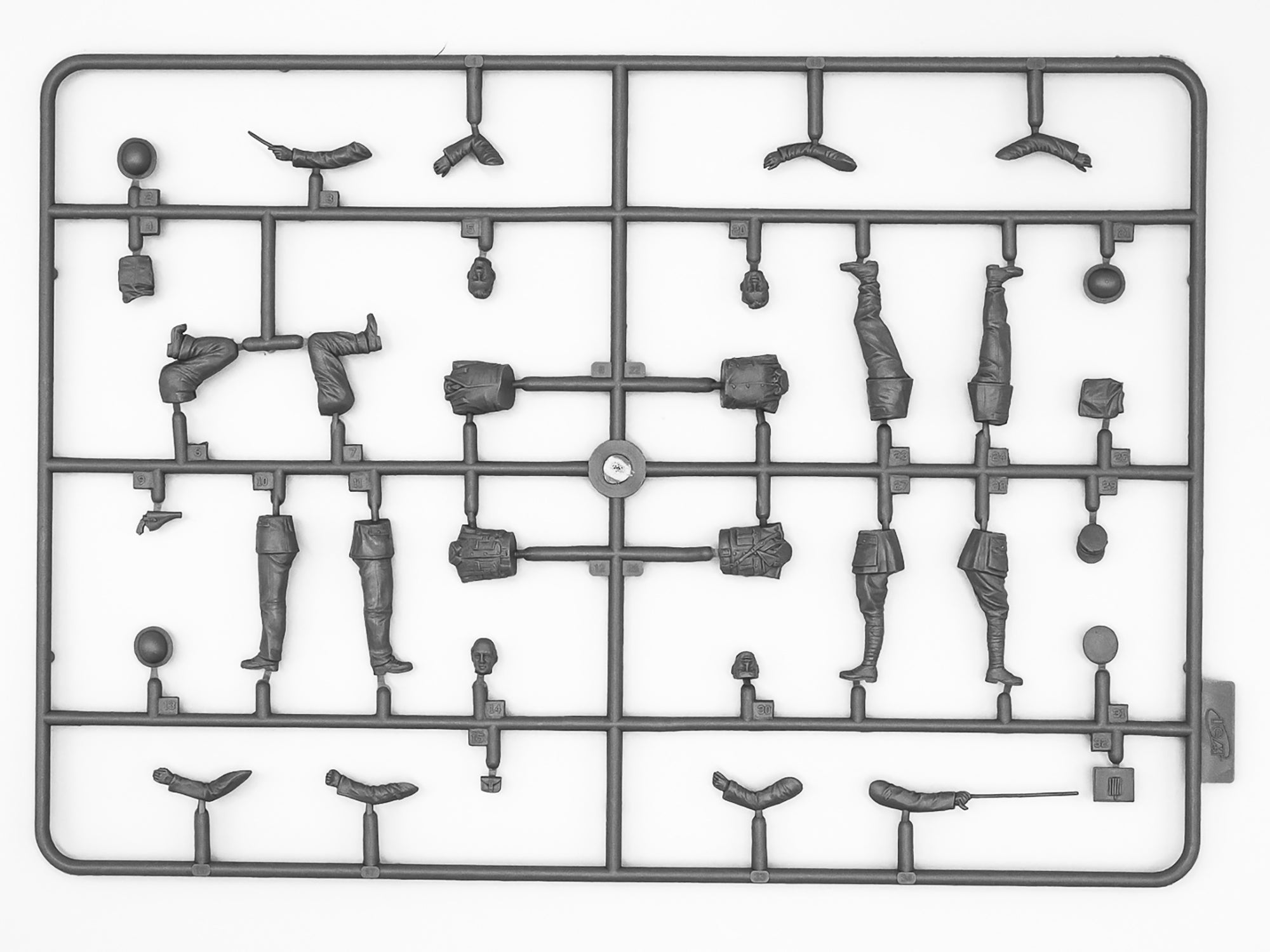 ICM 35670 Scale model kit 1:35 Model T RNAS Armoured Car WWI British Tank Crew