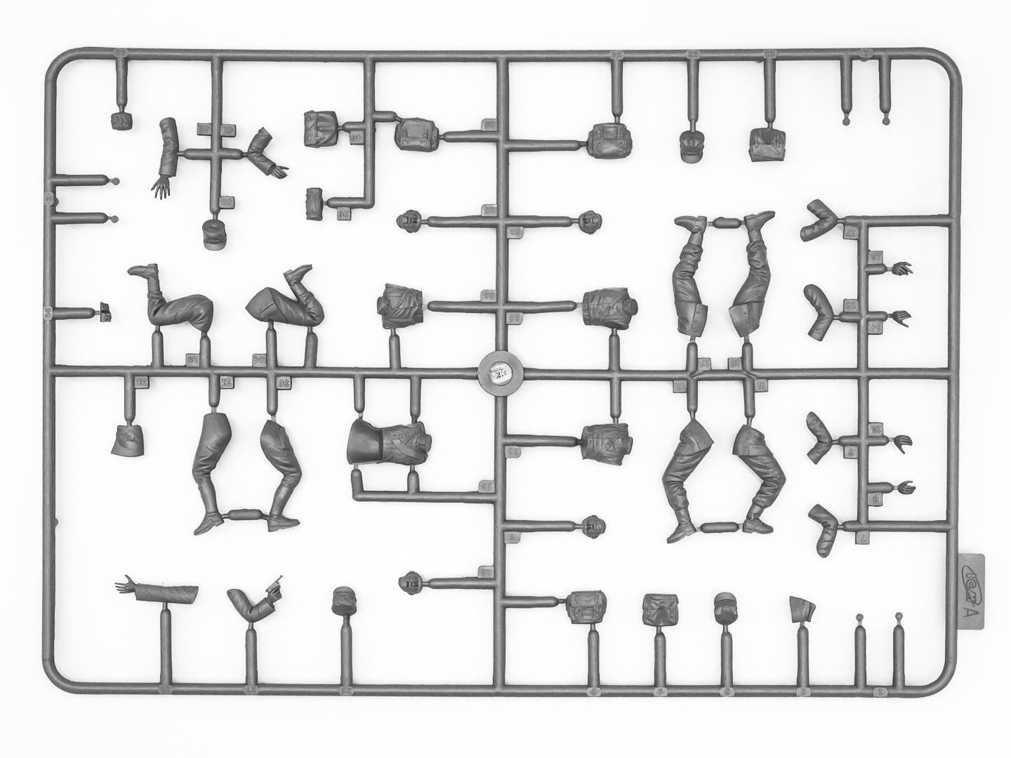 ICM 35687 Plastic model kit 1:35 Italian Infantry (1915) (4 figures) models kits