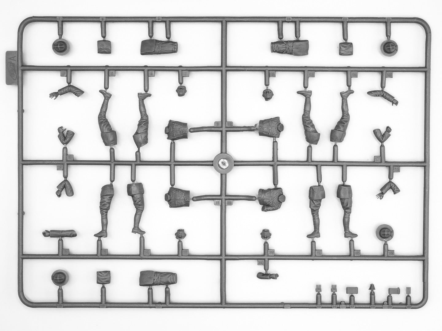 ICM 35689 Plastic model figures kit Scale 1:35 US Infantry (1917) modelling kit