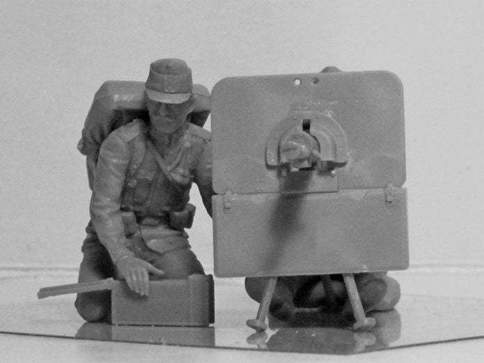 ICM 35697 Plastic model kit 1:35 French Infantry in Gas Masks (1916) (4 figures)
