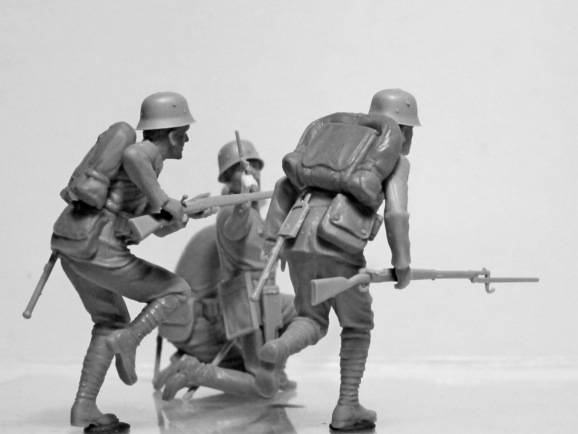 ICM 35700 Plastic model figures kit Scale 1:35 Turkish Infantry (1915-1918), WWІ