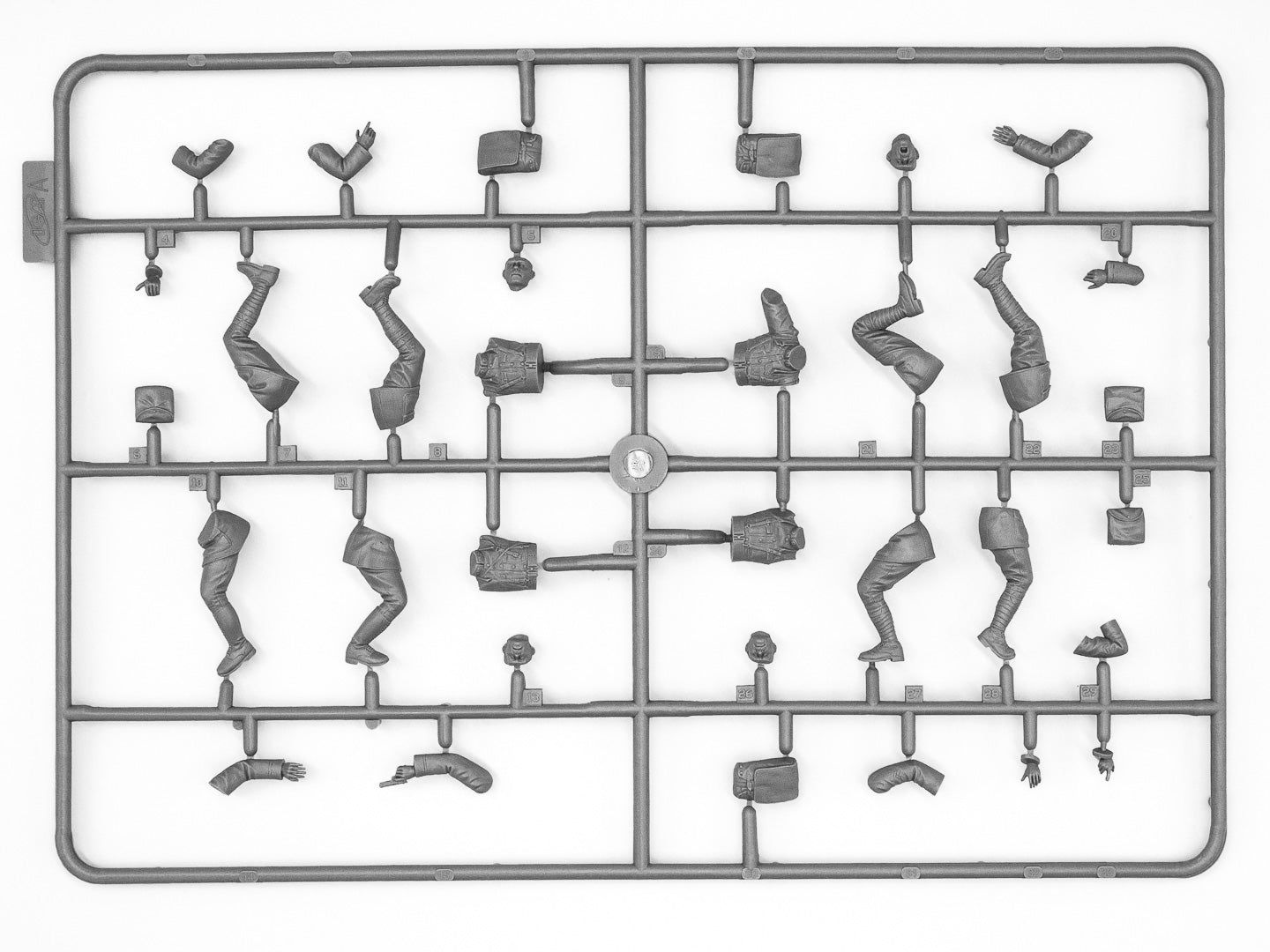 ICM 35704 Plastic model figures kit Scale 1:35 US Infantry in Gas Masks (1918)