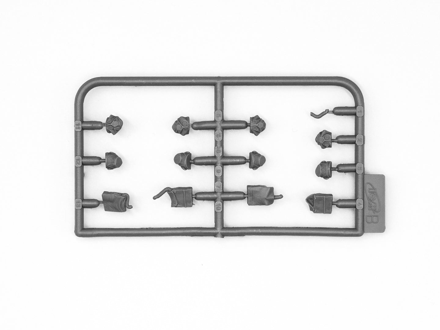 ICM 35704 Plastic model figures kit Scale 1:35 US Infantry in Gas Masks (1918)