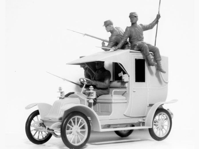 ICM 35705 Plastic model kit 1:35 French Infantry on the march (1914) (4 figures)