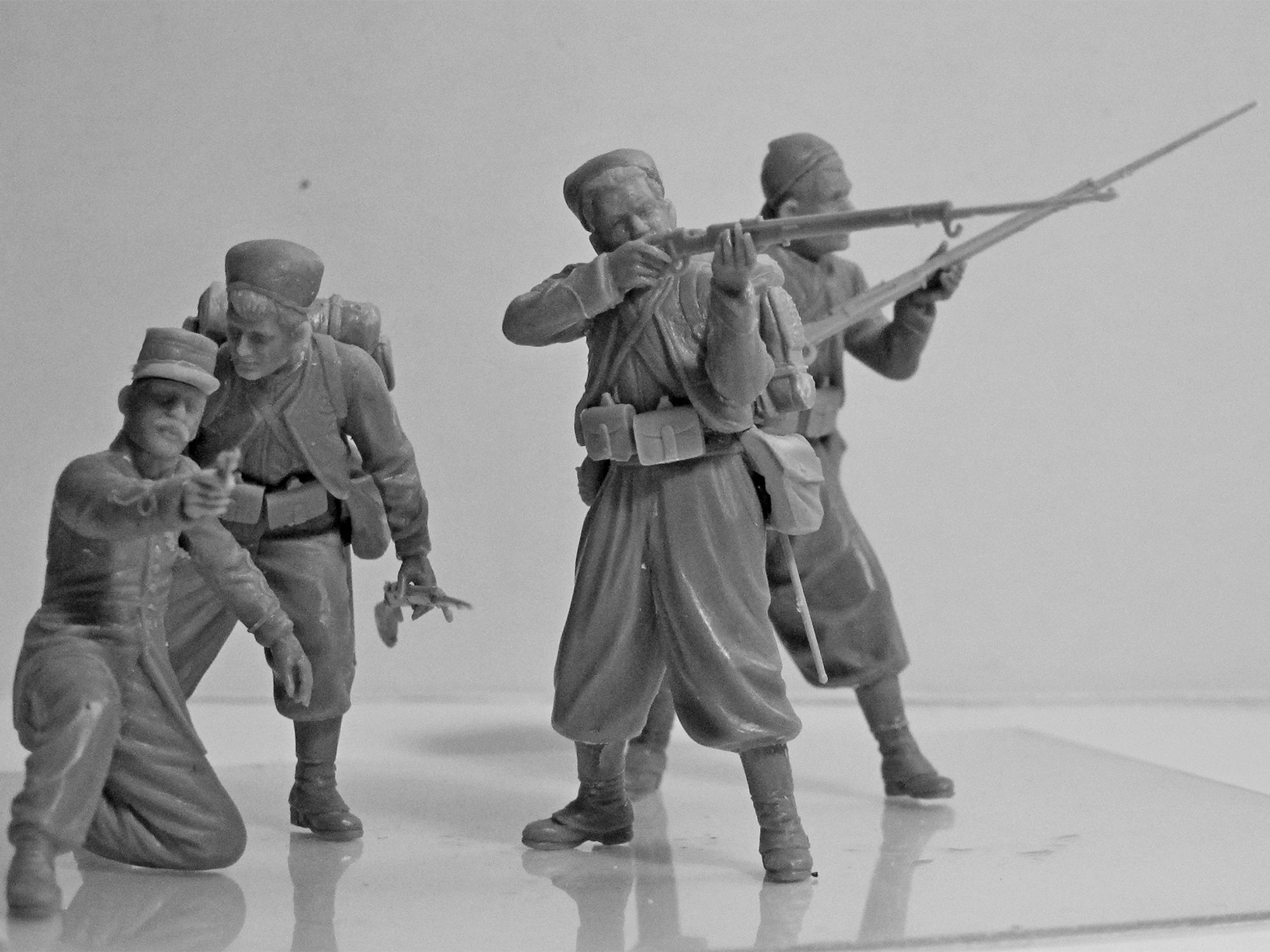 ICM 35709 Plastic model kit figures Scale 1:35 French Zouaves (1914) (4 figures)