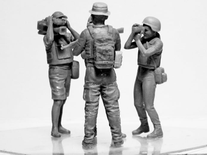 ICM 35751 Plastic models figures Scale 1:35 Journalists in War (4 figures)