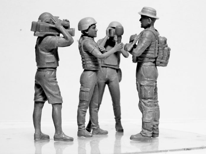 ICM 35751 Plastic models figures Scale 1:35 Journalists in War (4 figures)
