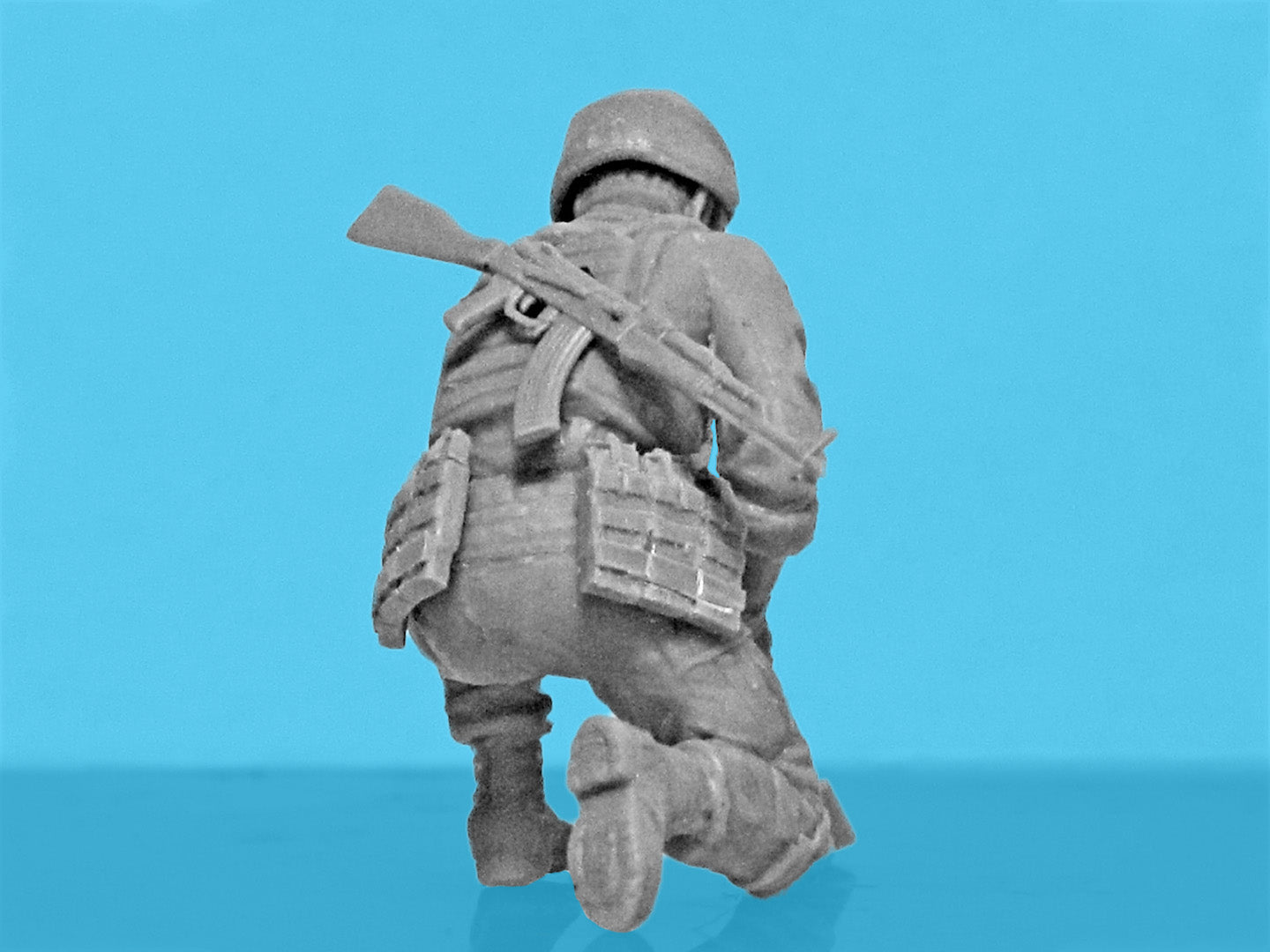 ICM 35753 Scale 1:35 “To be ahead to save life” Sappers Armed Forces of Ukraine