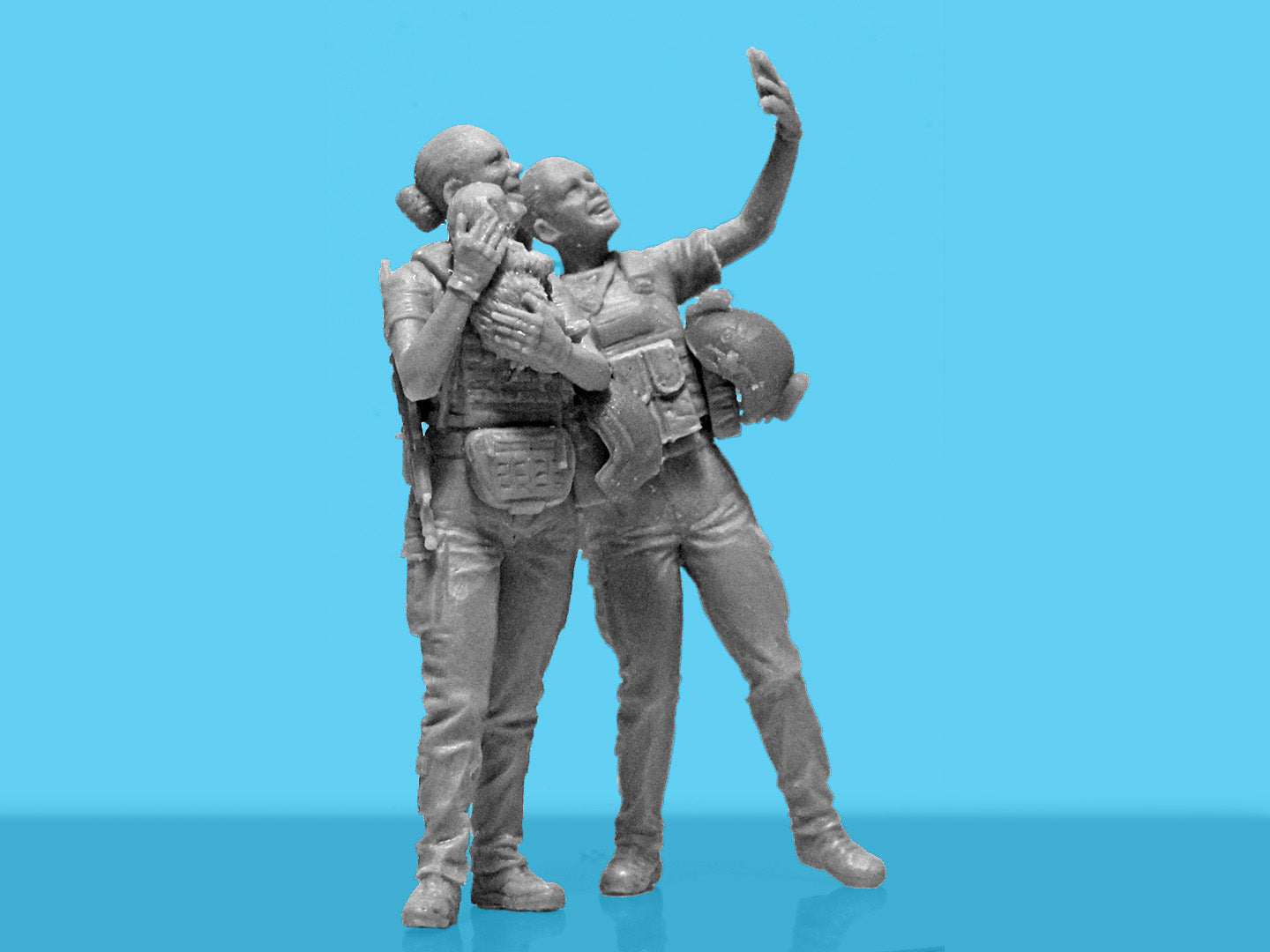 War has no gender-Female servicemen Armed Forces of Ukraine ICM35755 Scale 1:35