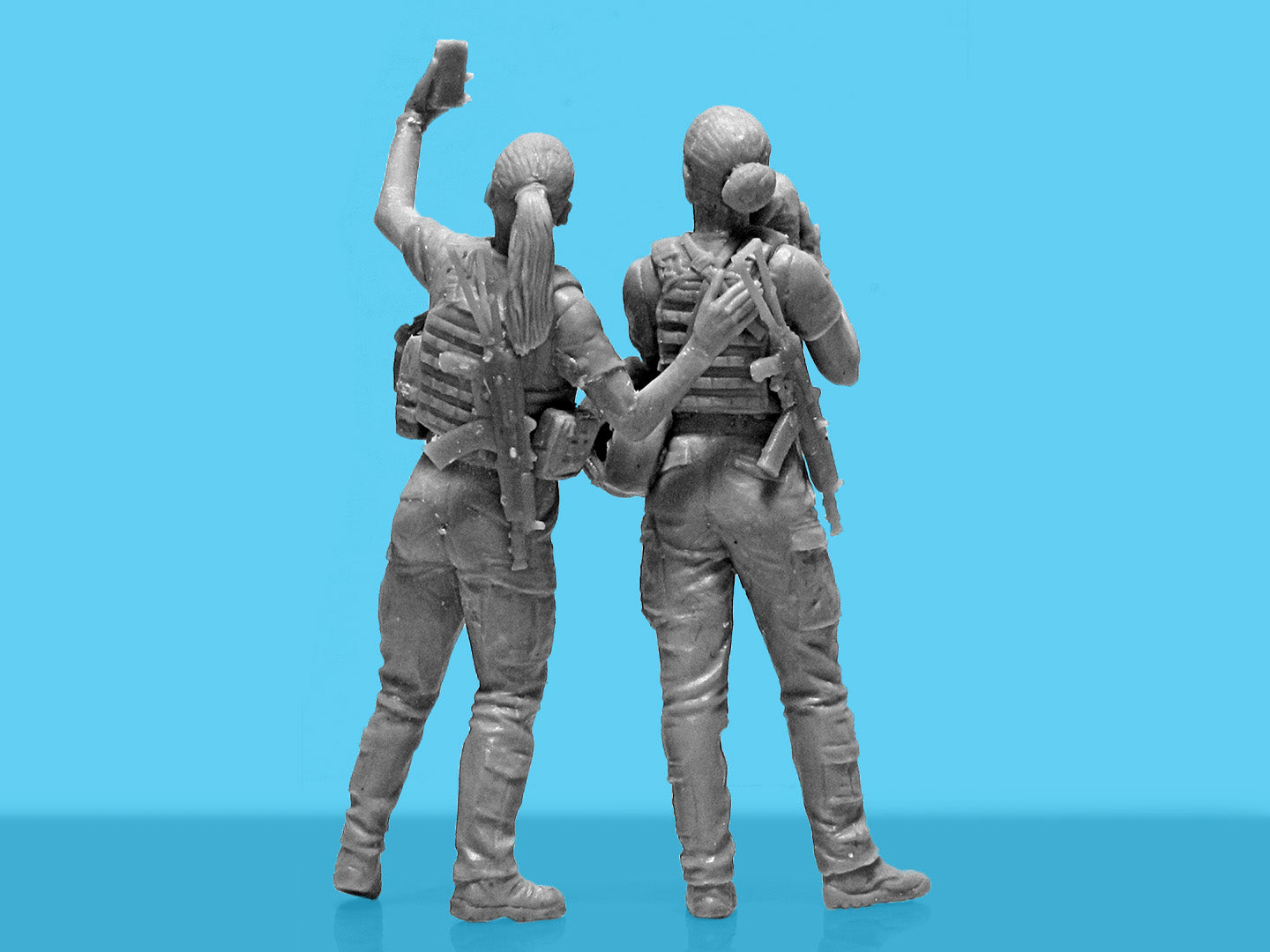 War has no gender-Female servicemen Armed Forces of Ukraine ICM35755 Scale 1:35