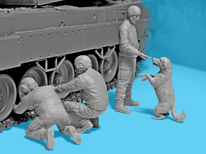 Leopard 2 crew of the Armed Forces of Ukraine Scale Model Kit 1:35 ICM 35757