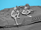 Leopard 2 crew of the Armed Forces of Ukraine Scale Model Kit 1:35 ICM 35757