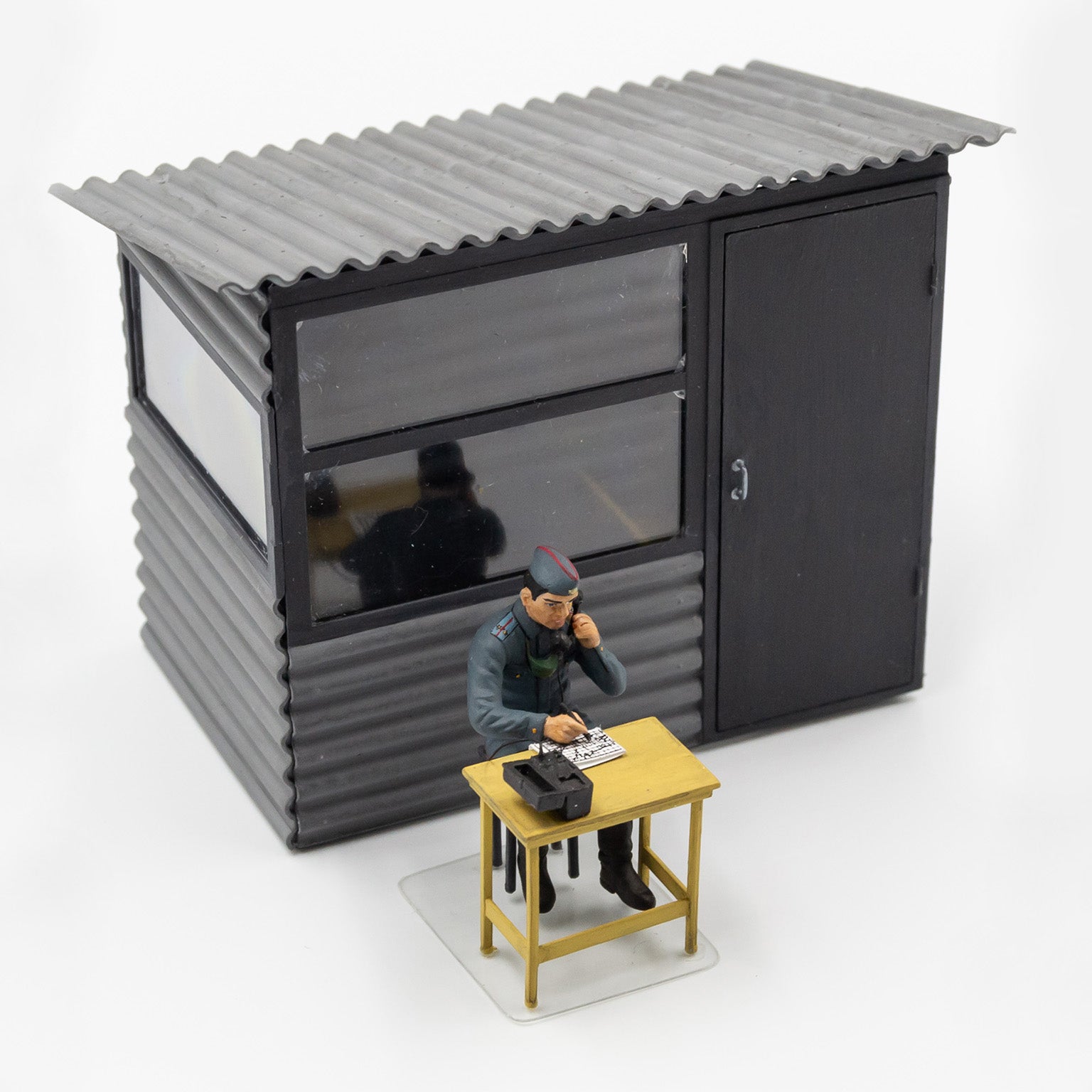 ICM 35901 Plastic model kit Scale 1:35 Chernobyl#1. Radiation Monitoring Station