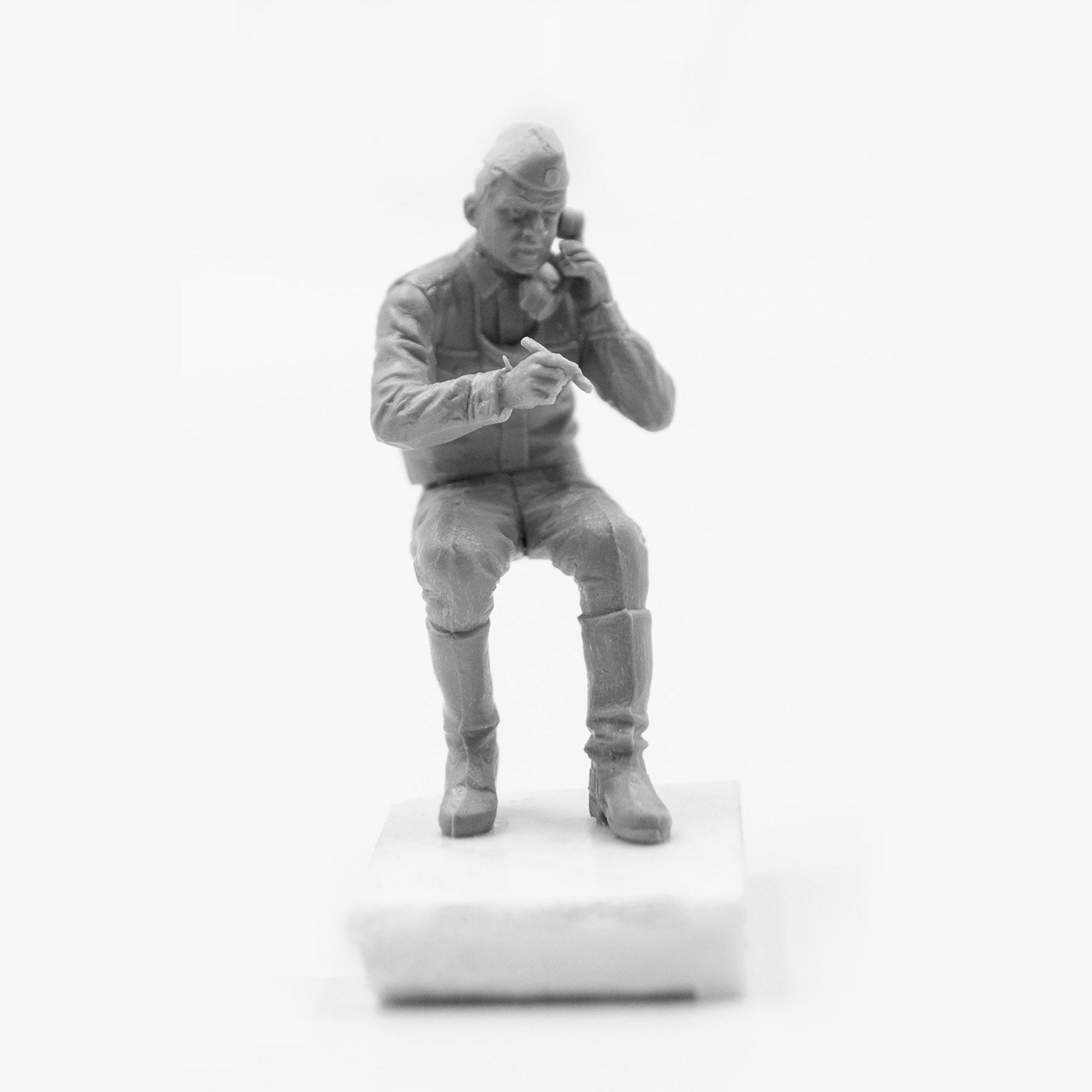 ICM 35901 Plastic model kit Scale 1:35 Chernobyl#1. Radiation Monitoring Station