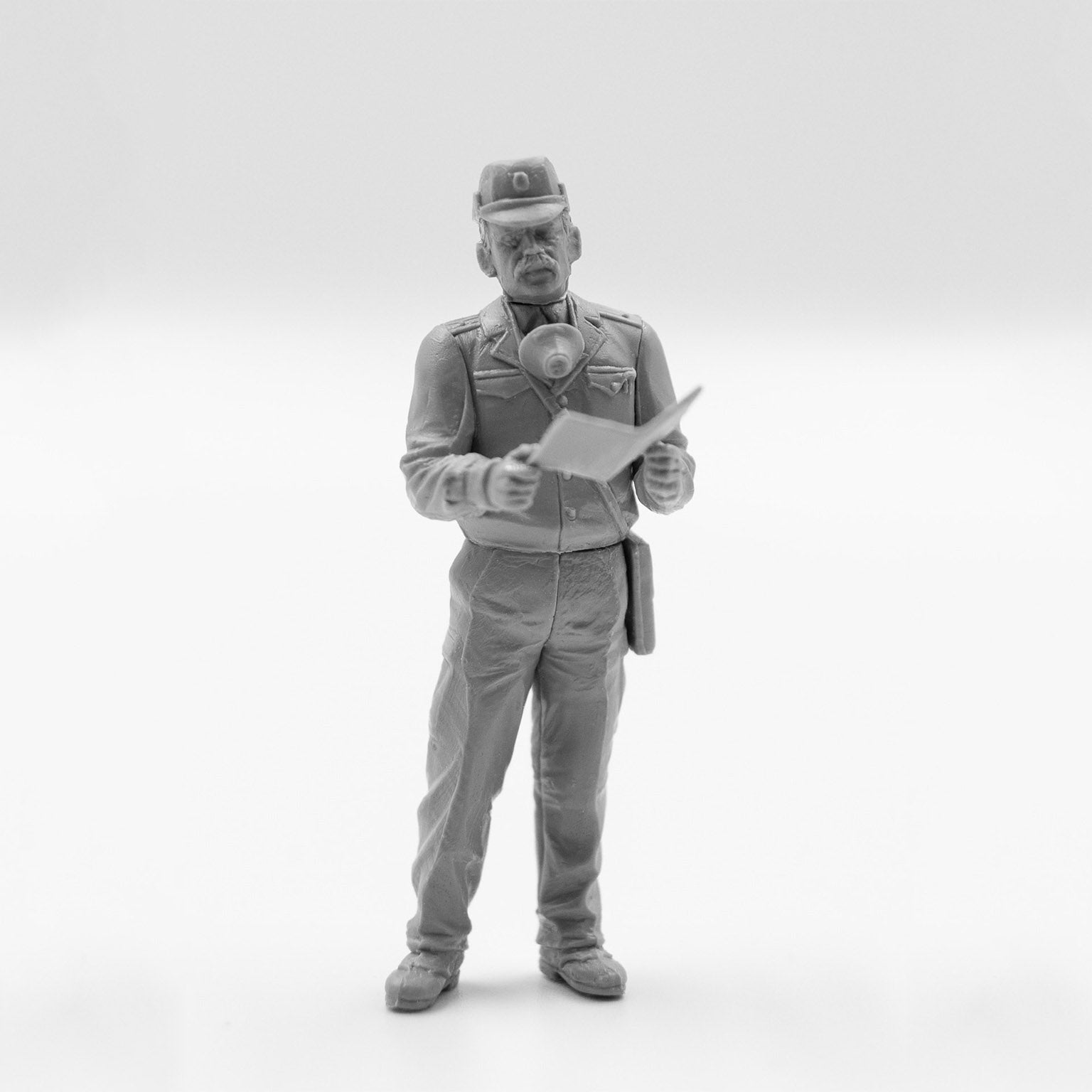 ICM 35901 Plastic model kit Scale 1:35 Chernobyl#1. Radiation Monitoring Station