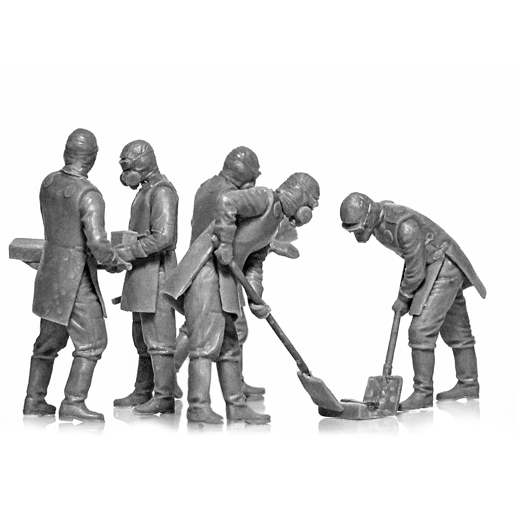 ICM 35903 Plastic model kit Scale 1:35 Chernobyl #3. Rubble cleaners (5 figures)