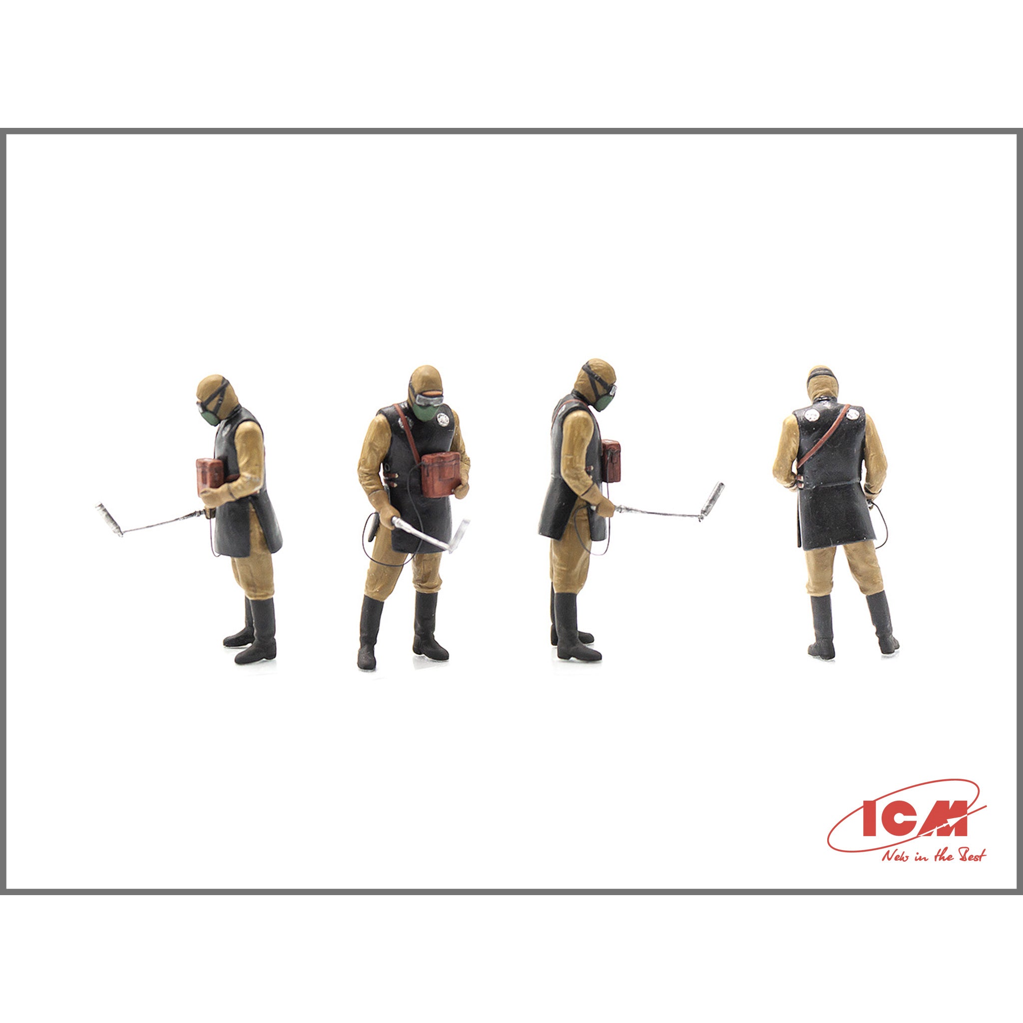 ICM 35903 Plastic model kit Scale 1:35 Chernobyl #3. Rubble cleaners (5 figures)