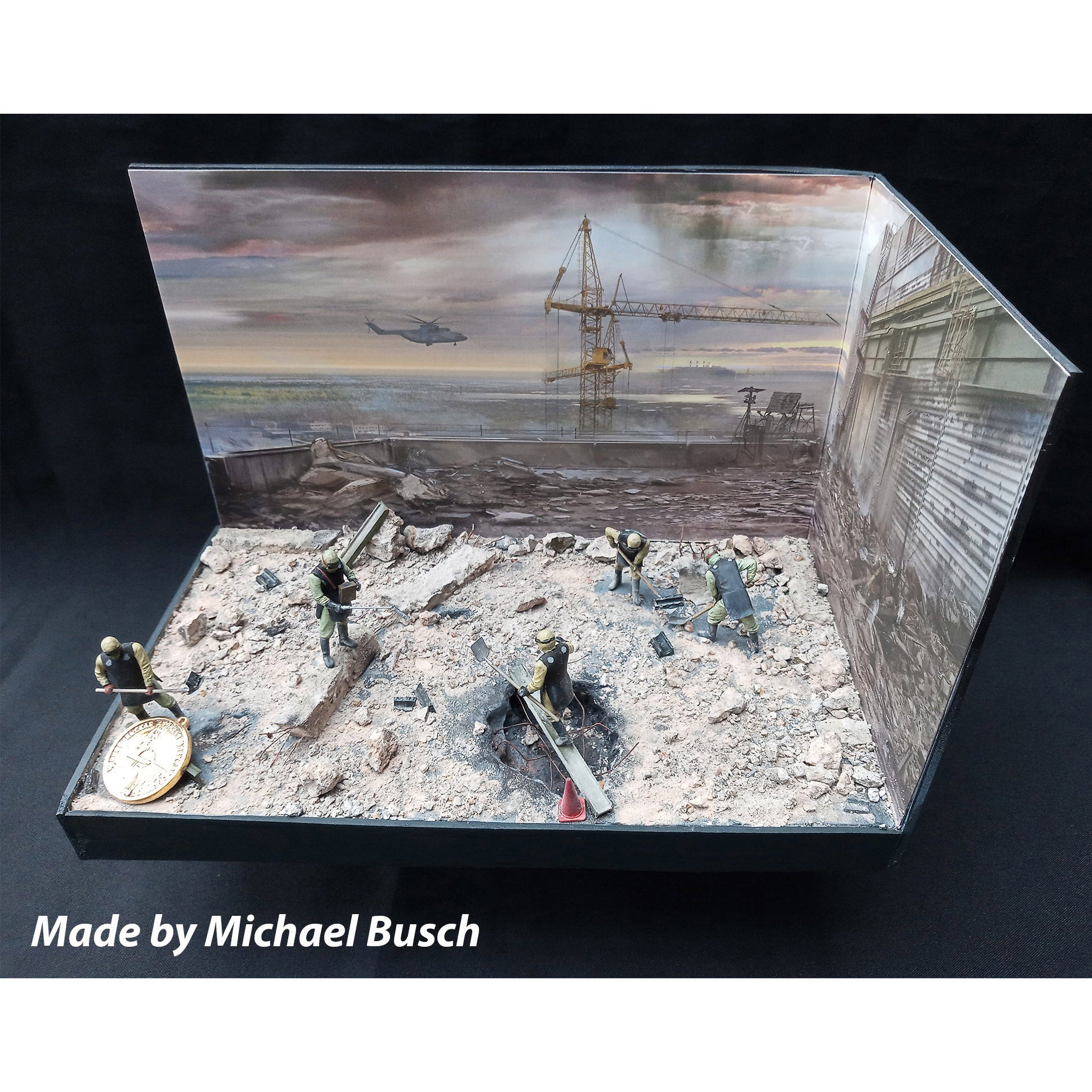 ICM 35903 Plastic model kit Scale 1:35 Chernobyl #3. Rubble cleaners (5 figures)