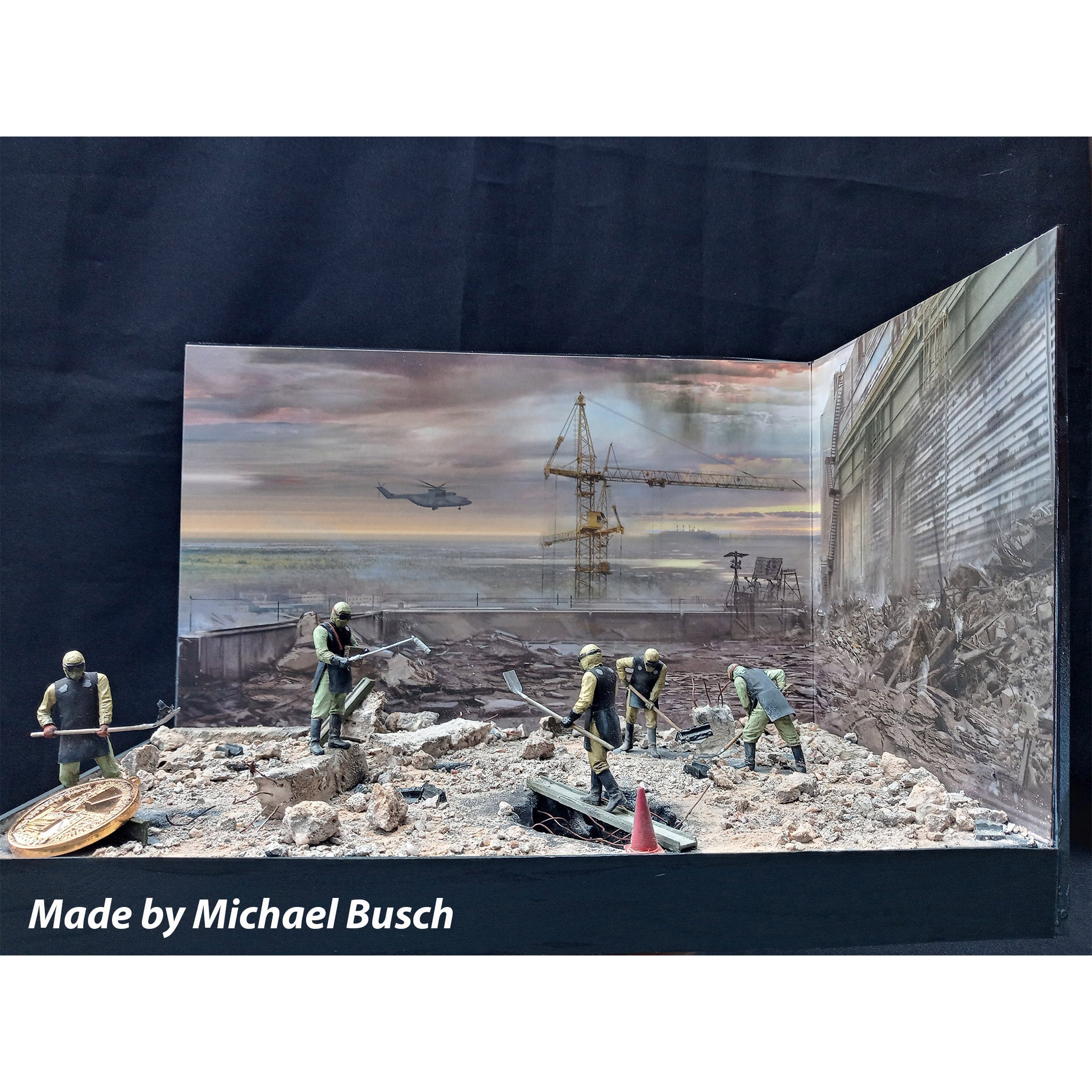 ICM 35903 Plastic model kit Scale 1:35 Chernobyl #3. Rubble cleaners (5 figures)