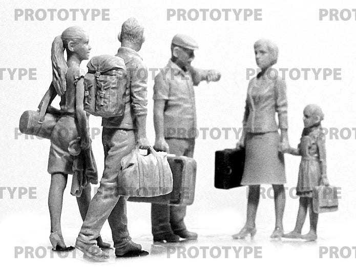 ICM 35905 Plastic model figures kit Scale 1:35 Chernobyl #5 Evacuation kit model