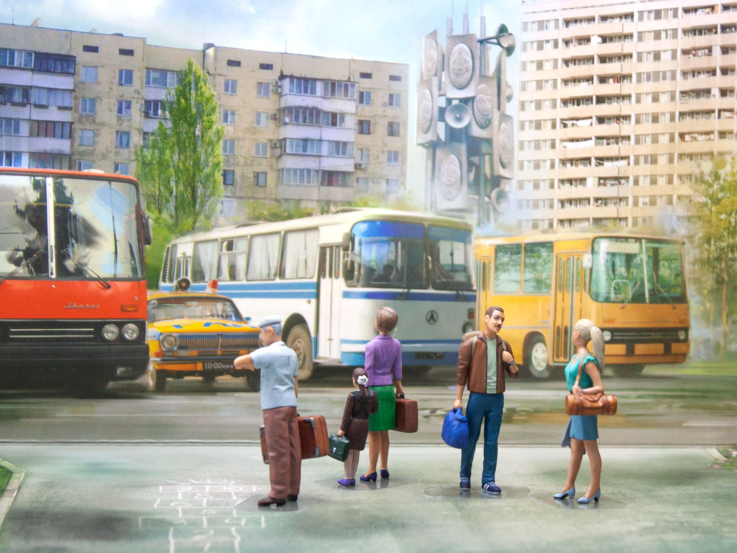 ICM 35905 Plastic model figures kit Scale 1:35 Chernobyl #5 Evacuation kit model