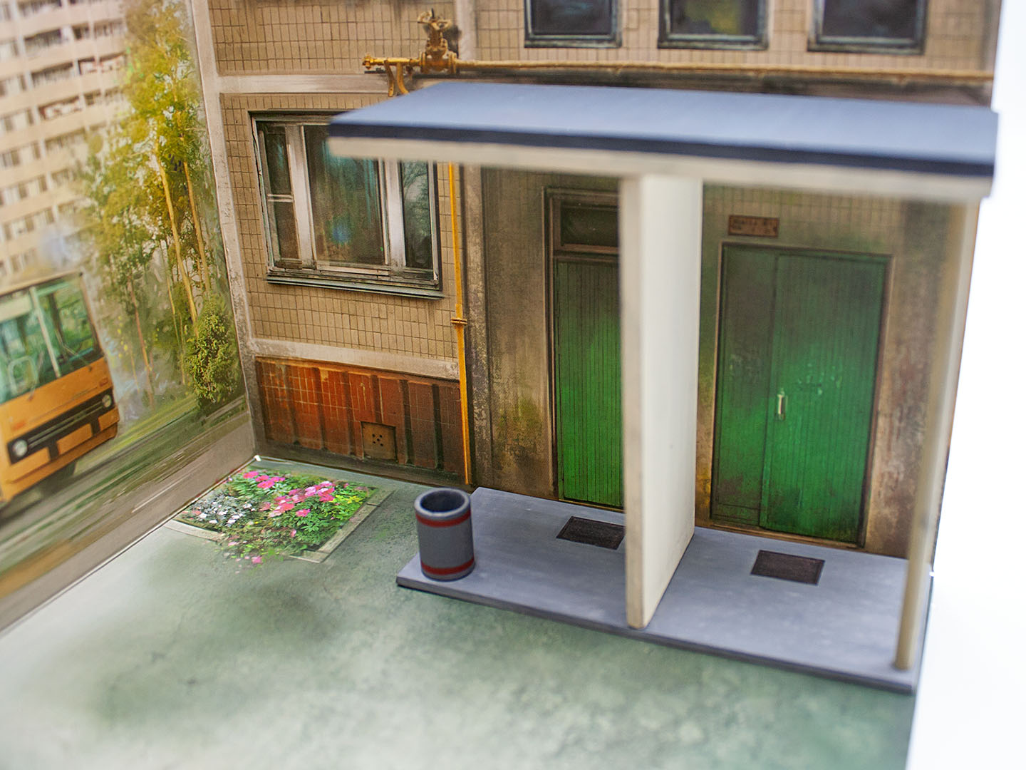 ICM 35905 Plastic model figures kit Scale 1:35 Chernobyl #5 Evacuation kit model