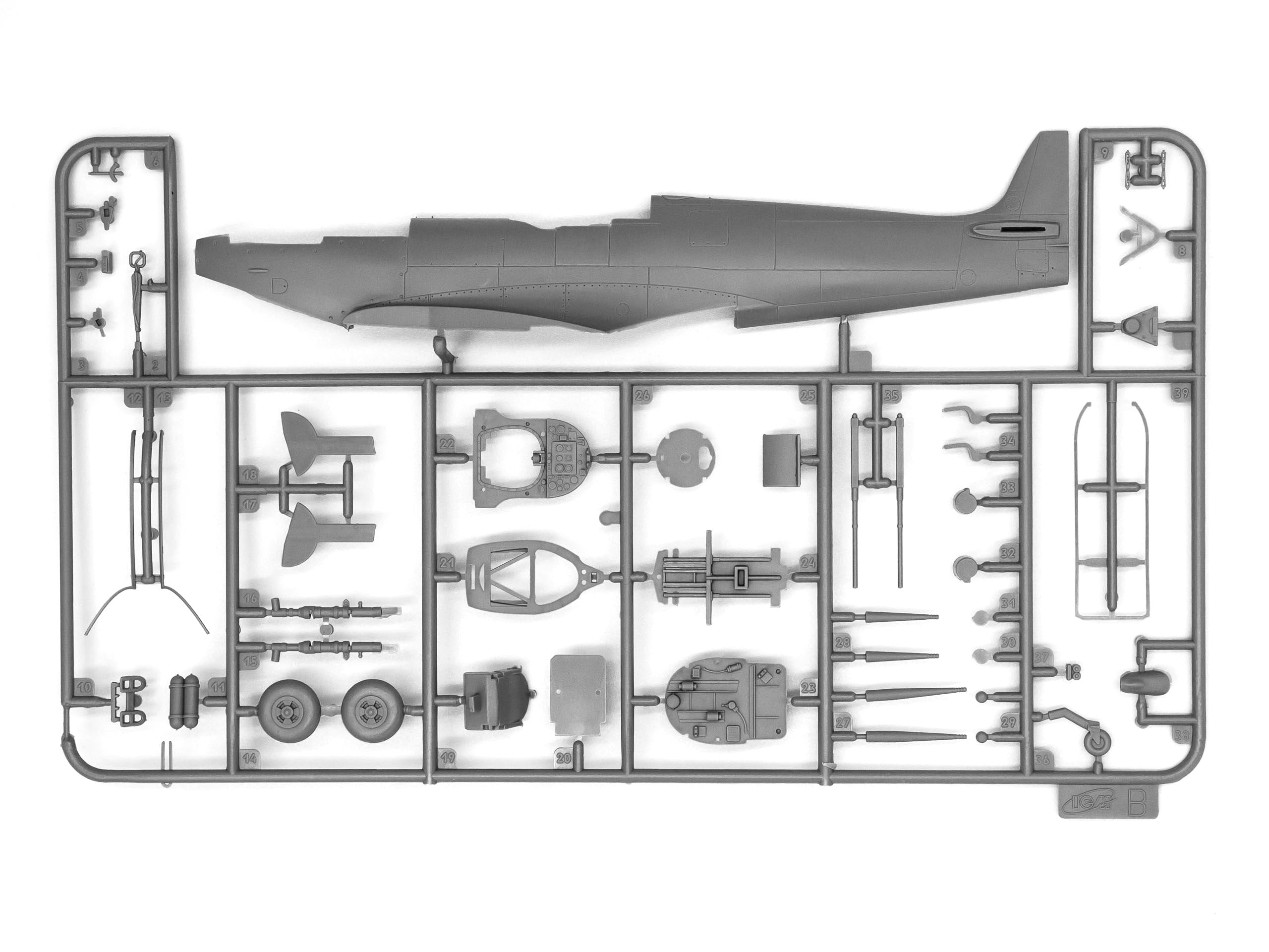 ICM 48061 Plastic model Scale 1:48 Spitfire Mk.IX WWII RAF fighter models kits