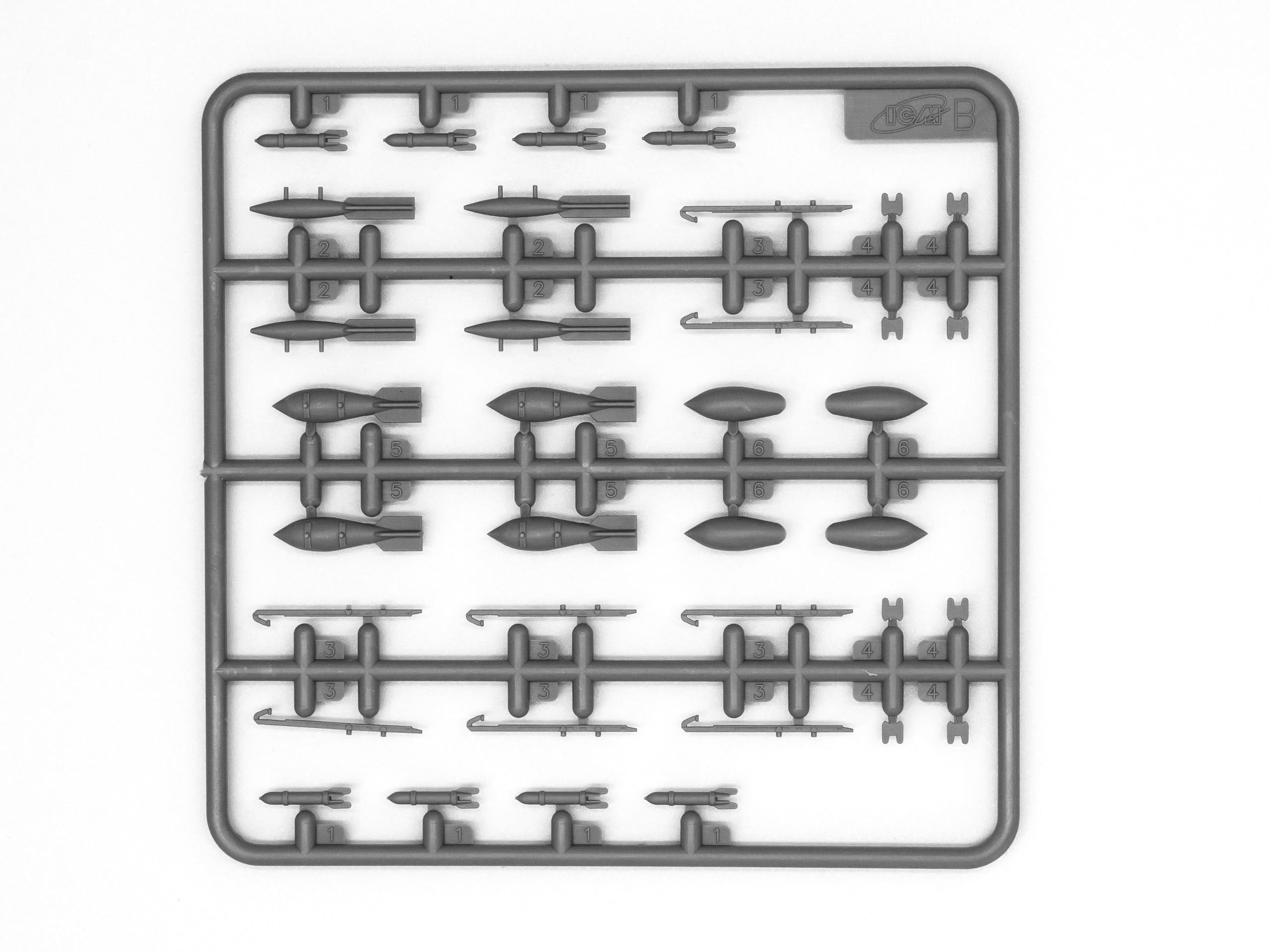I-153 Luftwaffe with Pilots and Ground Personnel Scale 1:48 ICM48094 Plastic Model Aircraft Kit