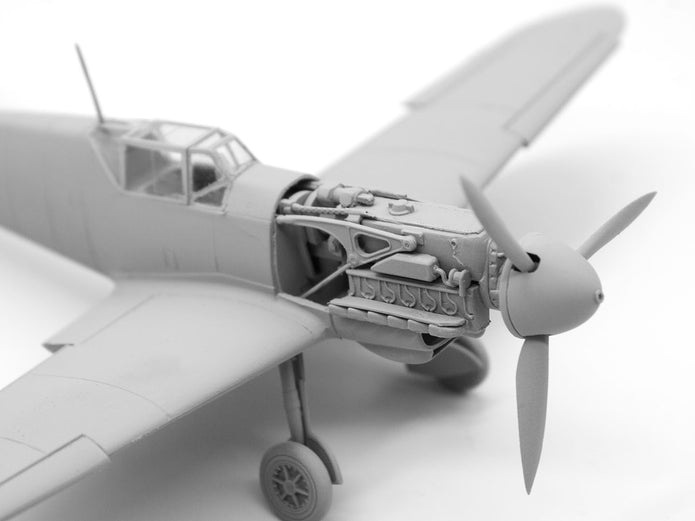 ICM 48103 Plastic model aircraft 1:48 Messerschmitt Bf-109F4 WWII German fighter