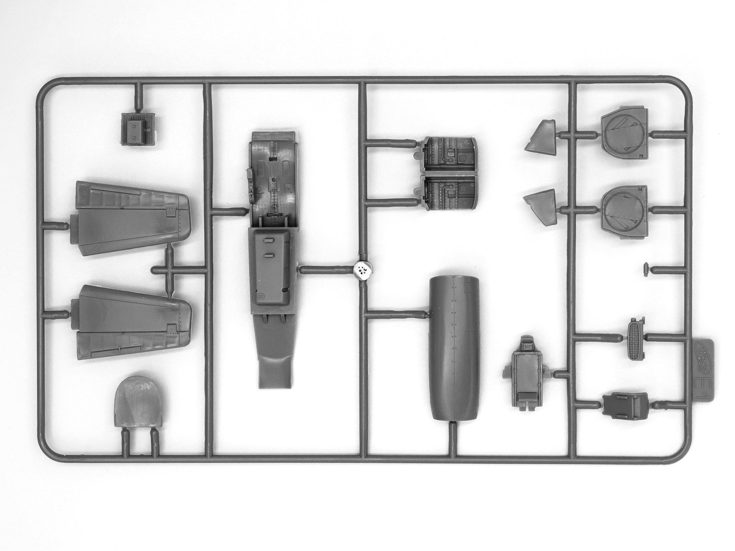 ICM 48123 Plastic model kit 1:48 Mustang Mk.III WWII RAF fighter - modelling kit