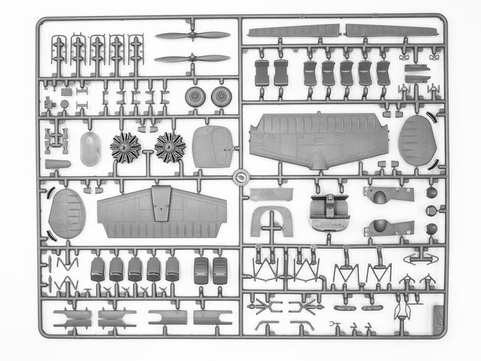 ICM 48185 Plastic model kit aircraft Scale 1:48 C18S American Passenger Aircraft