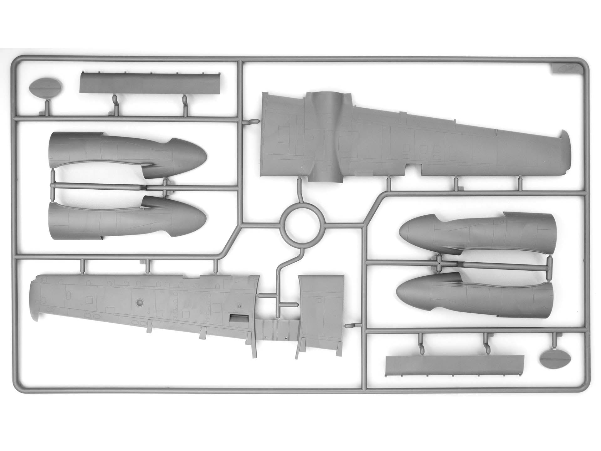 ICM 48288 model aircraft 1:48 A-26С-15 Invader with pilots and ground personnel
