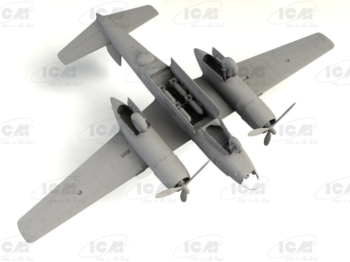 ICM 48288 model aircraft 1:48 A-26С-15 Invader with pilots and ground personnel