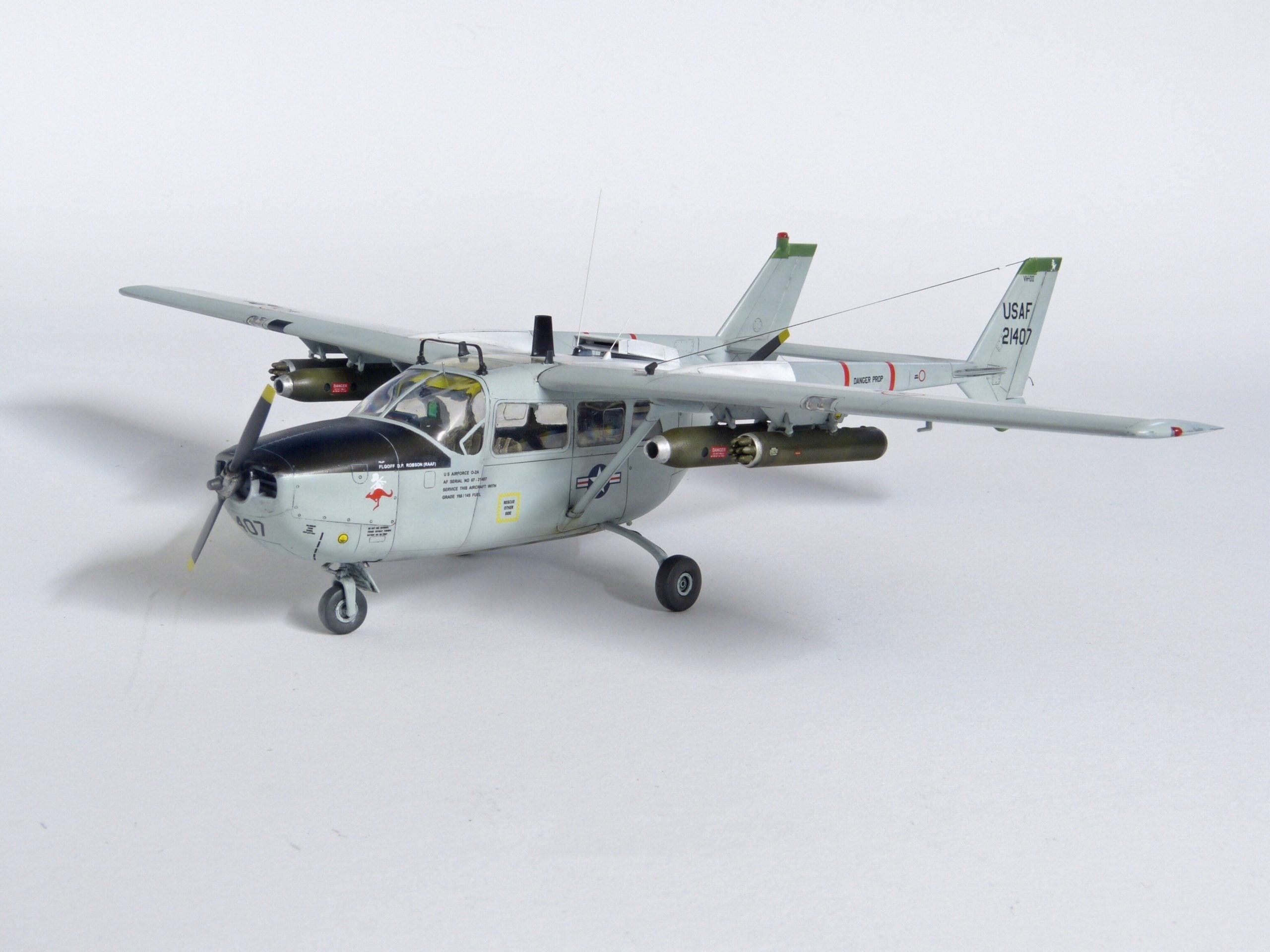 ICM 48290 Scale model aircraft 1:48 Cessna O2A Skymaster American Reconnaissance