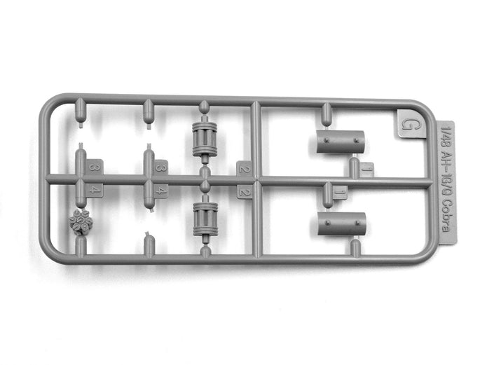 AH-1G Cobra and M8A1 US Landing Mat Scale 1:48 ICM48298 Plastic Model Helicopter Kit