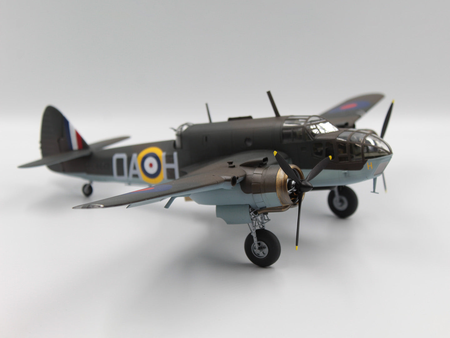ICM 48310 model aircraft 1:48 Bristol Beaufort Mk.I British Torpedo-Bomber WWII