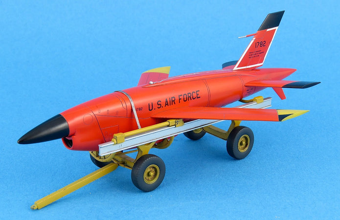 ICM 48401 Plastic model kit Scale 1:48 BQM-34A (Q-2C) Firebee with trailer