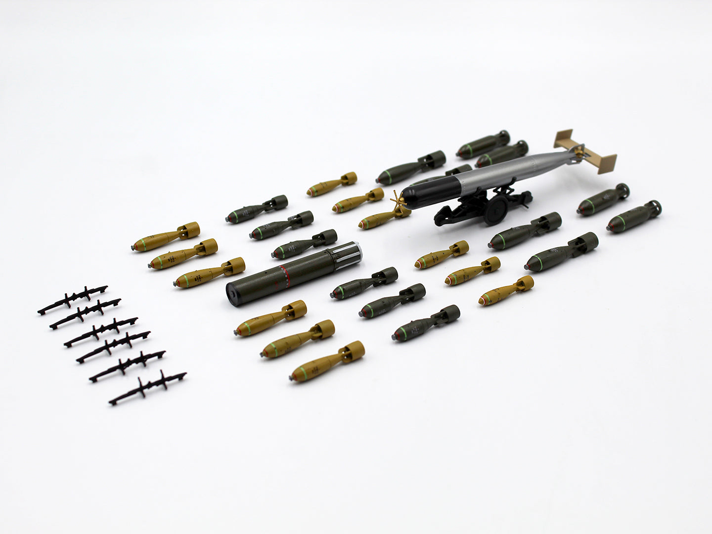 ICM 48407 Plastic model figures kit Scale 1:48 WWII British Aircraft Armament