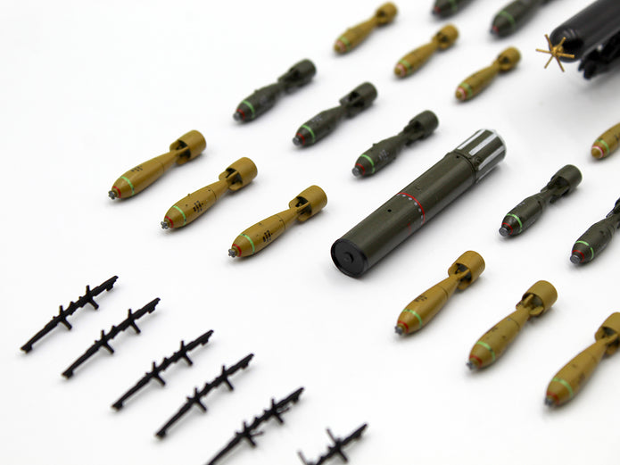ICM 48407 Plastic model figures kit Scale 1:48 WWII British Aircraft Armament