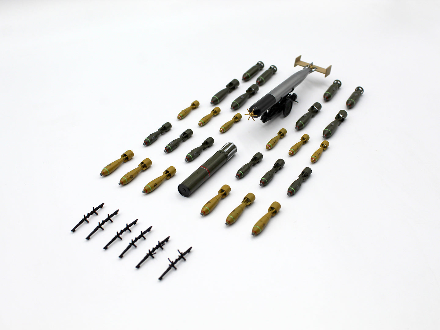 ICM 48407 Plastic model figures kit Scale 1:48 WWII British Aircraft Armament